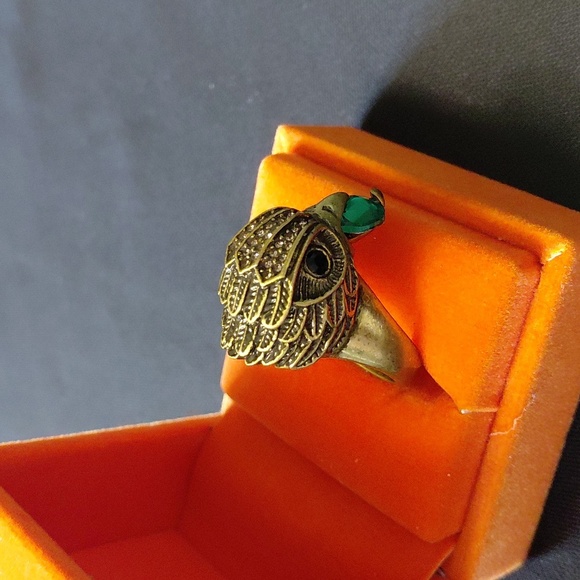 KURT GEIGER LONDON Eagle Ring with Gemstone Size 8 - Picture 5 of 8